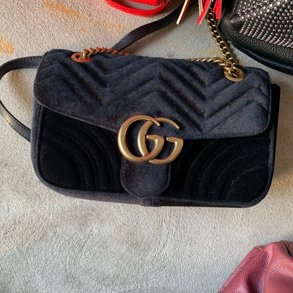 Gucci GG Marmont Mini Velvet Shoulder Bag - Black - Picture 1 of 1